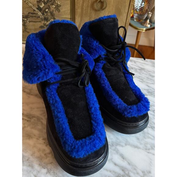 Burberry NWT Blue/Black Shearling Embellished Suede Creeper Boot - Picture 4 of 10